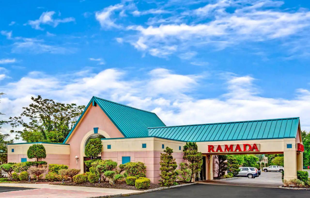 Готель Ramada By Wyndham Парсіппані Екстер'єр фото